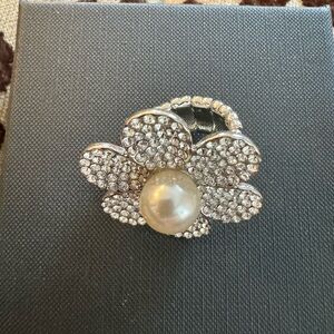 Rhinestone and pearl costume ring!